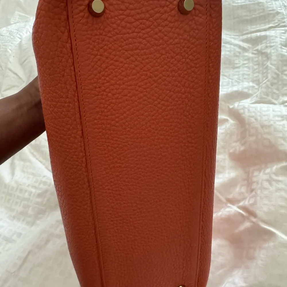 Hermes Orange Kelly 32 with Gold Hardware and shoulder strap (authentic) - Picture 9 of 12